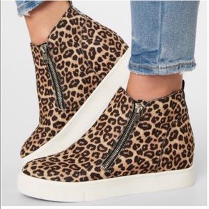 Animal print zipper sneaker